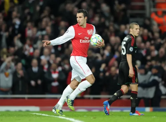 Framed Print : Robin van Persie celebrates scoring Arsenals 3rd goal. Arsenal 3: 0 AC Milan