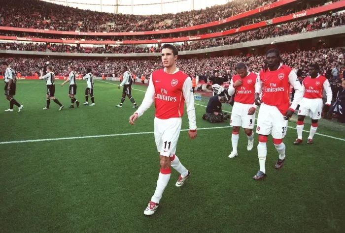 Framed Print : Robin van Persie and Emmanuel Adebayor (Arsenal) before the match Framed Print : Robin van Persie and Emmanuel Adebayor (Arsenal) before the match