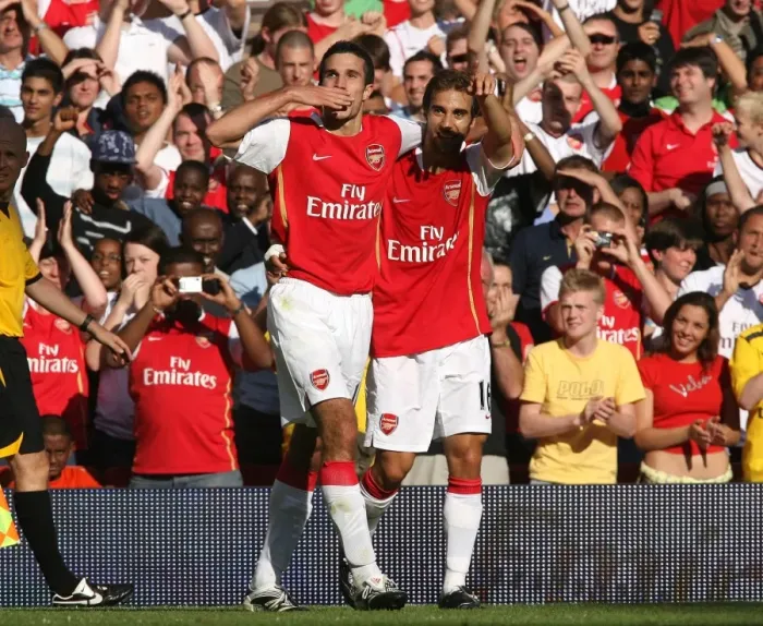 Framed Print : Robin van Persie and Mathieu Flamini: Arsenal's Unstoppable Duo Celebrates 2-1 Over Inter Milan