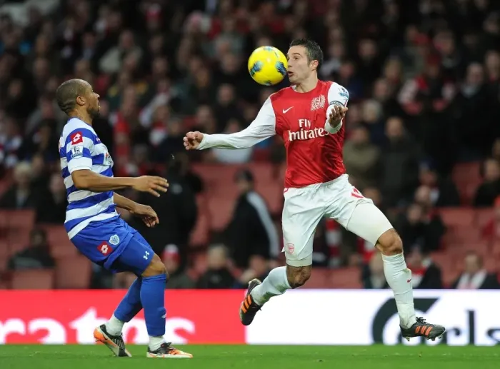 Framed Print : Robin van Persie Outmaneuvers Danny Gabbidon: Arsenal vs. Queens Park Rangers, Premier League, 2011-12 Framed Print : Robin van Persie Outmaneuvers Danny Gabbidon: Arsenal vs. Queens Park Rangers, Premier League, 2011-12