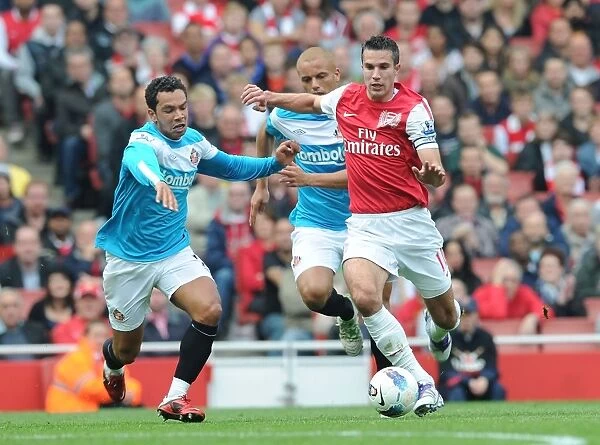 Robin van Persie Outmaneuvers Kieran Richardson: Arsenal vs Sunderland, 2011-12 Premier League