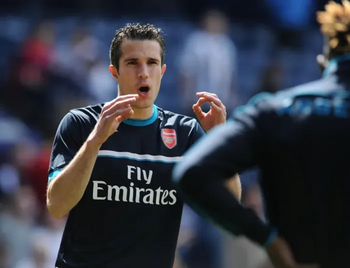 Framed Print : Robin van Persie Prepares for Arsenal's Clash Against West Bromwich Albion (2011-12) Framed Print : Robin van Persie Prepares for Arsenal's Clash Against West Bromwich Albion (2011-12)