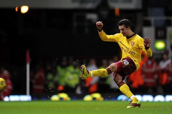 Robin van Persie scores his 2nd goal Arsenals 3rd from the penalty spot