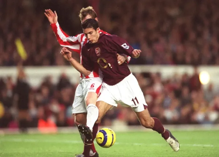 Framed Print : Robin van Persie Scores for Arsenal Against Sunderland in FA Premier League Match, Highbury, London, 5 / 11 / 05 Framed Print : Robin van Persie Scores for Arsenal Against Sunderland in FA Premier League Match, Highbury, London, 5 / 11 / 05