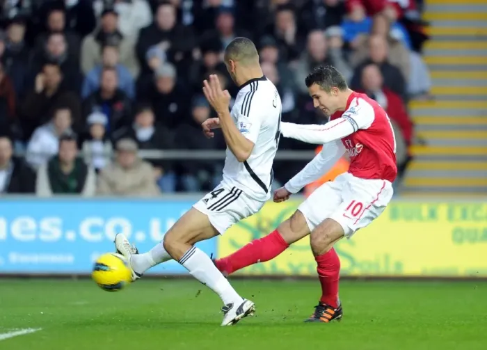 Framed Print : Robin van Persie Scores Dramatic Goal Past Steven Caulker in Swansea City vs Arsenal (2012)