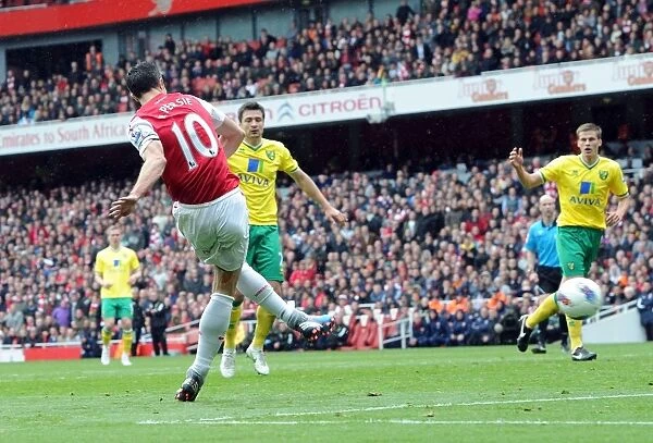 Robin van Persie Scores First Arsenal Goal Against Norwich City (May 2012)