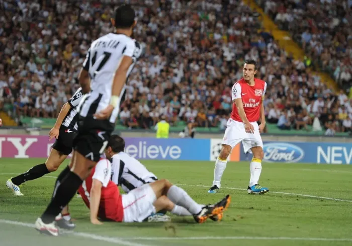 Framed Print : Robin van Persie Scores First Arsenal Goal in Udinese Clash, UEFA Champions League Play-Off 2011 Framed Print : Robin van Persie Scores First Arsenal Goal in Udinese Clash, UEFA Champions League Play-Off 2011