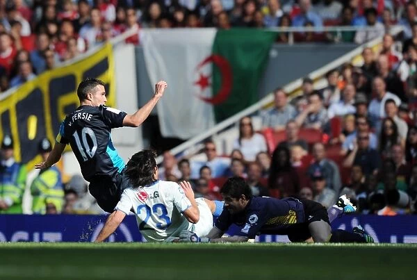 Robin van Persie Scores the First Goal: Arsenal vs. Boca Juniors, Emirates Cup 2011