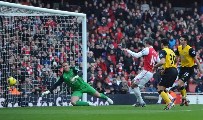 Framed Print : Robin van Persie Scores First Goal: Arsenal vs. Blackburn Rovers, Premier League 2011-12 Framed Print : Robin van Persie Scores First Goal: Arsenal vs. Blackburn Rovers, Premier League 2011-12