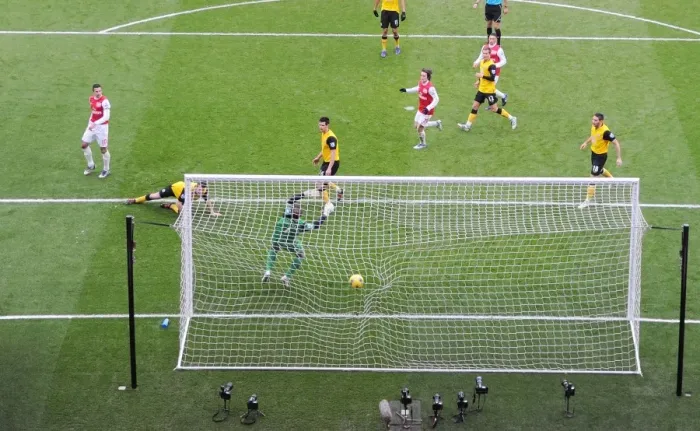 Framed Print : Robin van Persie Scores Hat-trick: Arsenal Crush Blackburn Rovers in Premier League Showdown (February 2012)