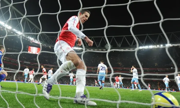 Framed Print : Robin van Persie Scores Penalty Goal: Arsenal vs Aston Villa, FA Cup 2011-12 Framed Print : Robin van Persie Scores Penalty Goal: Arsenal vs Aston Villa, FA Cup 2011-12