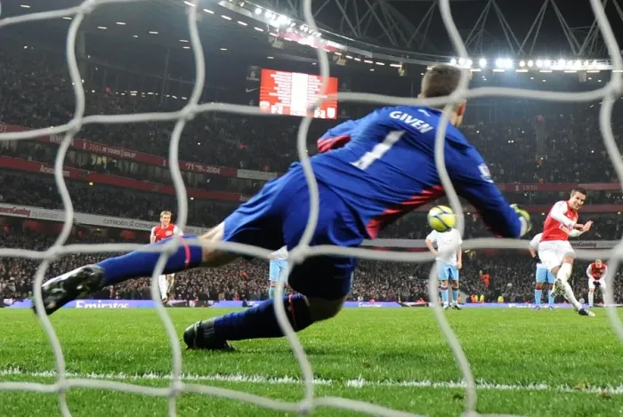 Framed Print : Robin van Persie Scores Penalty Goal Against Shay Given: Arsenal vs. Aston Villa, FA Cup 2011-12 Framed Print : Robin van Persie Scores Penalty Goal Against Shay Given: Arsenal vs. Aston Villa, FA Cup 2011-12