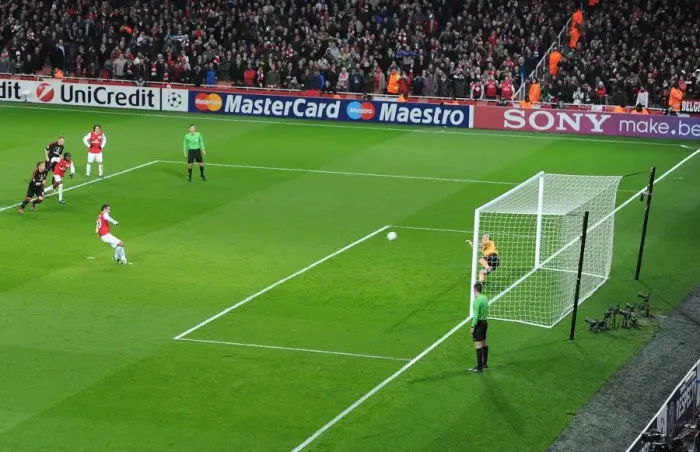 Framed Print : Robin van Persie Scores Penalty Past Christian Abbiati: Arsenal FC vs AC Milan, UEFA Champions League 2012