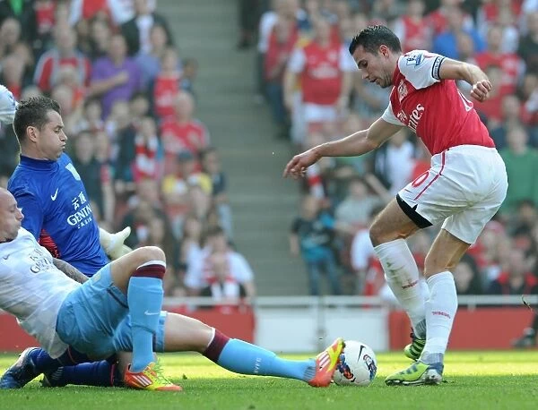 Robin van Persie Scores Stunner: Arsenal 3-0 Aston Villa, Barclays Premier League