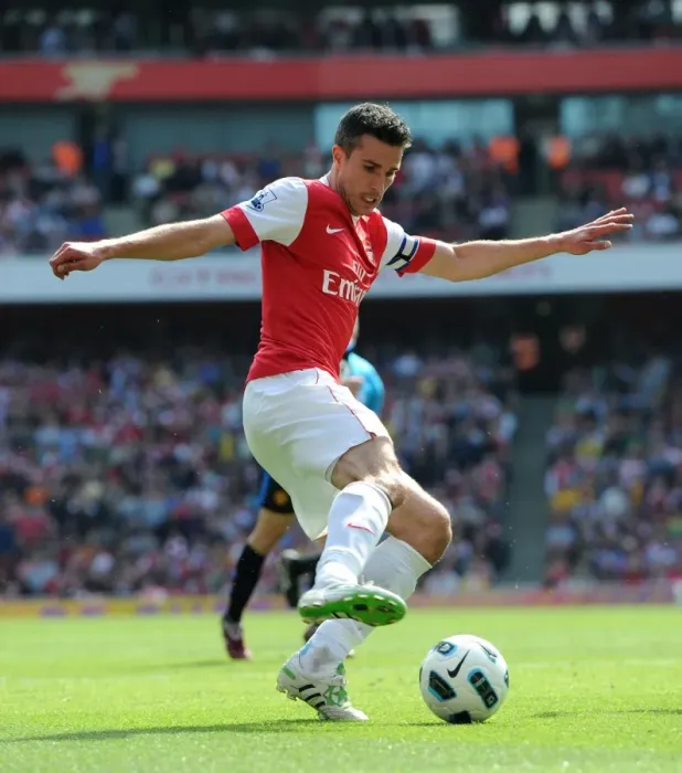 Framed Print : Robin van Persie Scores the Thrilling Winner: Arsenal 1-0 Manchester United, Barclays Premier League (2011) Framed Print : Robin van Persie Scores the Thrilling Winner: Arsenal 1-0 Manchester United, Barclays Premier League (2011)