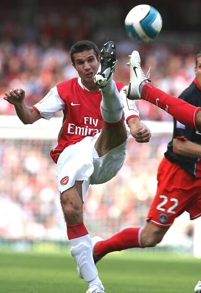 Robin van Persie Scores the Winner: Arsenal 2-1 Paris Saint-Germain, Emirates Cup 2007