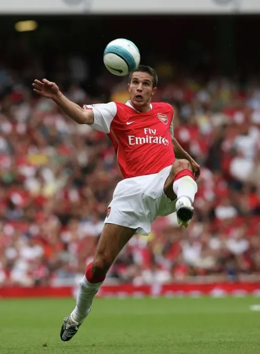 Framed Print : Robin van Persie Scores the Winning Goal: Arsenal 2-1 Fulham, Premier League, 2007