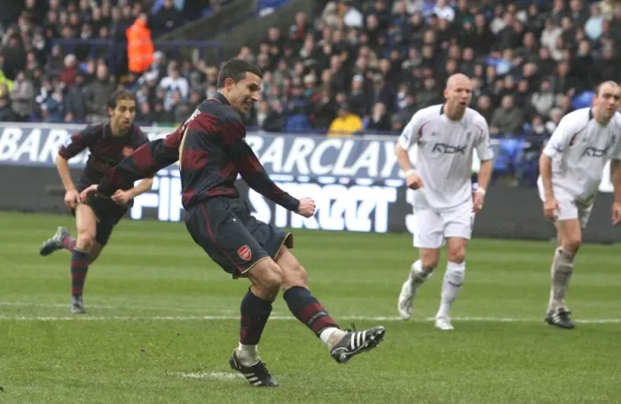 Framed Print : Robin van Persie shoots past Bolton goalkeeper Ali Al Hasbi to score the 2nd Arsenal goal from the penalty spot. Bolton Wanderers 2: 3 Arsenal, Barclays Premier League, The Reebok Stadium, Bolton, 29 / 3 / 2008. Credit : Stuart MacFarlane / Framed Print : Robin van Persie shoots past Bolton goalkeeper Ali Al Hasbi to score the 2nd Arsenal goal from the penalty spot. Bolton Wanderers 2: 3 Arsenal, Barclays Premier League, The Reebok Stadium, Bolton, 29 / 3 / 2008. Credit : Stuart MacFarlane /