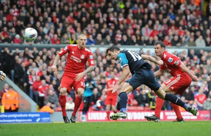 Framed Print : Robin van Persie Stuns Liverpool with Striking Goal: Premier League Showdown 2012 Framed Print : Robin van Persie Stuns Liverpool with Striking Goal: Premier League Showdown 2012