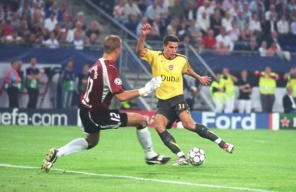 Robin van Persie Tripped by Kirschstein: Arsenal's Penalty in UEFA Champions League Match against Hamburg (2006)