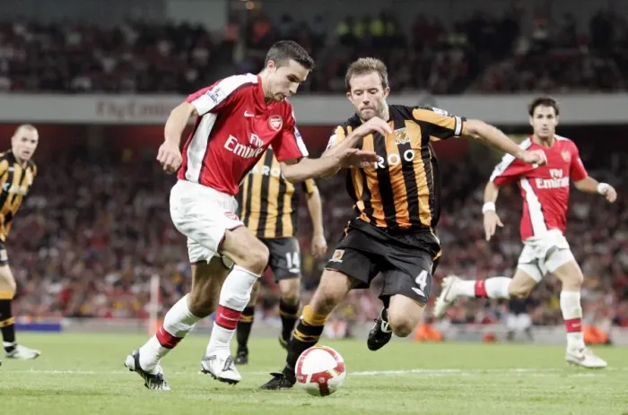 Framed Print : Robin van Persie vs. Ian Ashbee: Arsenal's 1-2 Defeat to Hull City in the Barclays Premier League (September 27, 2008) Framed Print : Robin van Persie vs. Ian Ashbee: Arsenal's 1-2 Defeat to Hull City in the Barclays Premier League (September 27, 2008)