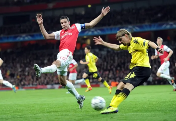 Framed Print : Robin van Persie's Brace: Arsenal's 2-0 UEFA Champions League Victory over Borussia Dortmund (November 23, 2011)
