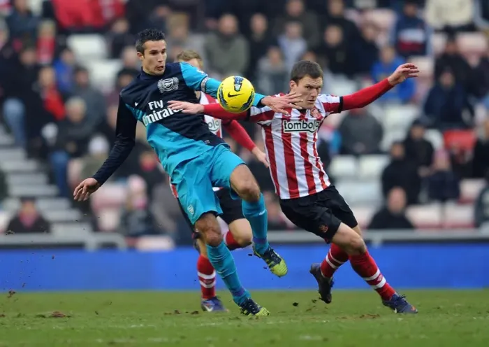 Framed Print : Robin van Persie's Brace: Arsenal Overpower Sunderland 2-1 in Premier League Framed Print : Robin van Persie's Brace: Arsenal Overpower Sunderland 2-1 in Premier League
