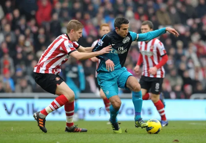 Framed Print : Robin van Persie's Brace: Arsenal Triumphs Over Sunderland 2-1 in Premier League Framed Print : Robin van Persie's Brace: Arsenal Triumphs Over Sunderland 2-1 in Premier League