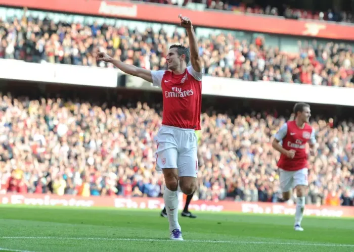 Framed Print : Robin van Persie's Brace: Arsenal's 3-1 Victory Over Stoke City in the Premier League