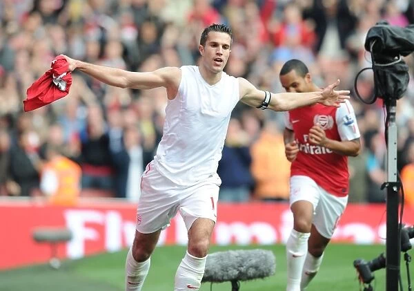Robin van Persie's Brace: Arsenal's Winning Moment against Sunderland (2011-12)