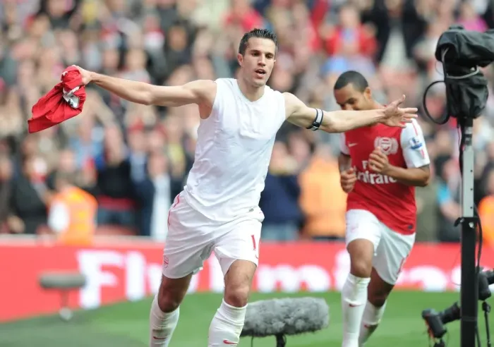 Framed Print : Robin van Persie's Brace: Arsenal's Winning Moment against Sunderland (2011-12) Framed Print : Robin van Persie's Brace: Arsenal's Winning Moment against Sunderland (2011-12)