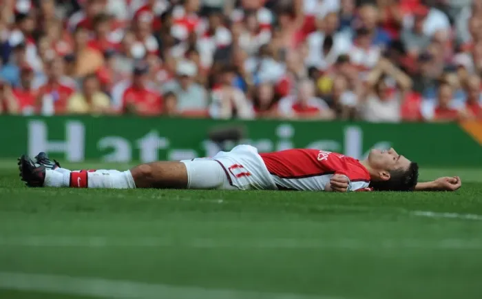 Framed Print : Robin van Persie's Brilliant Performance: Arsenal 4-1 Portsmouth, Premier League, 2009