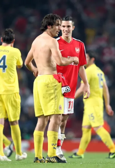 Framed Print : Robin van Persie's Chat with Robert Pires: Arsenal's 3-0 Victory over Villarreal in the UEFA Champions League Quarterfinals (2009) Framed Print : Robin van Persie's Chat with Robert Pires: Arsenal's 3-0 Victory over Villarreal in the UEFA Champions League Quarterfinals (2009)