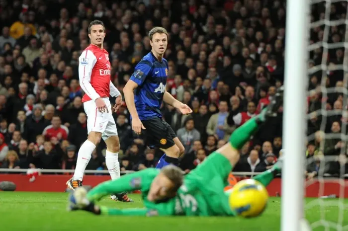 Framed Print : Robin van Persie's Controversial Goal: Arsenal's Victory Over Manchester United (2011-12) Framed Print : Robin van Persie's Controversial Goal: Arsenal's Victory Over Manchester United (2011-12)