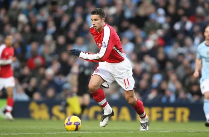 Framed Print : Robin van Persie's Disappointing Night: Manchester City 3-0 Arsenal, Barclays Premier League (November 2008) Framed Print : Robin van Persie's Disappointing Night: Manchester City 3-0 Arsenal, Barclays Premier League (November 2008)