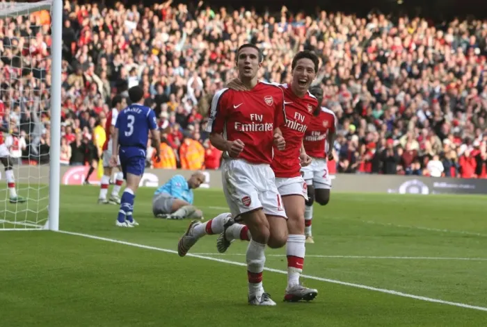 Framed Print : Robin van Persie's Double: Arsenal's 3-1 Victory Over Everton, October 2008