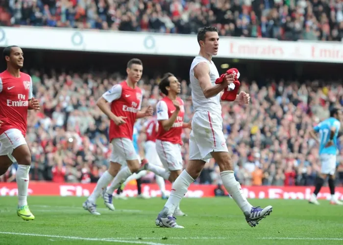Framed Print : Robin van Persie's Double: Arsenal's Winning Moment vs. Sunderland (2011-12)