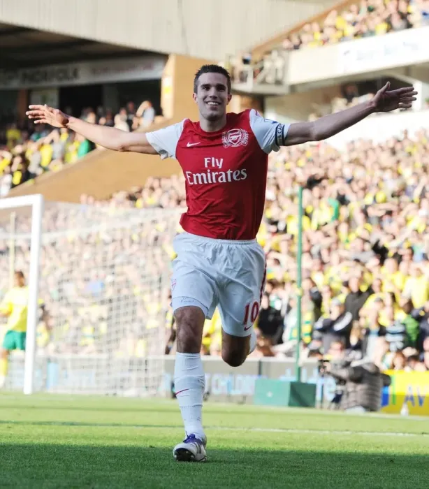 Framed Print : Robin van Persie's Double Strike: Norwich City vs. Arsenal, Premier League 2011-12 Framed Print : Robin van Persie's Double Strike: Norwich City vs. Arsenal, Premier League 2011-12