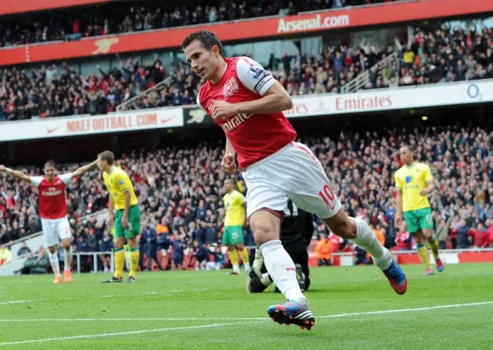 Framed Print : Robin van Persie's Emotional Return: Game-Winning Goal vs. Norwich City (2011-12) Framed Print : Robin van Persie's Emotional Return: Game-Winning Goal vs. Norwich City (2011-12)