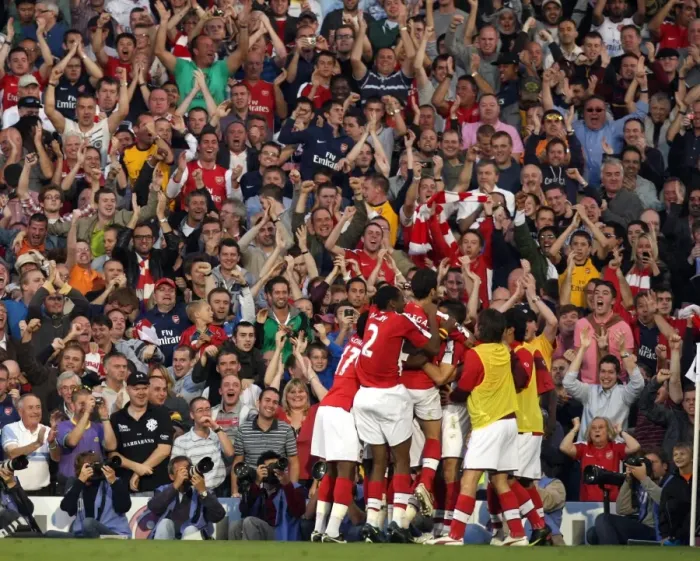 Framed Print : Robin van Persie's Euphoric Goal: Arsenal's Thrilling 1-0 Victory over Fulham, 2009