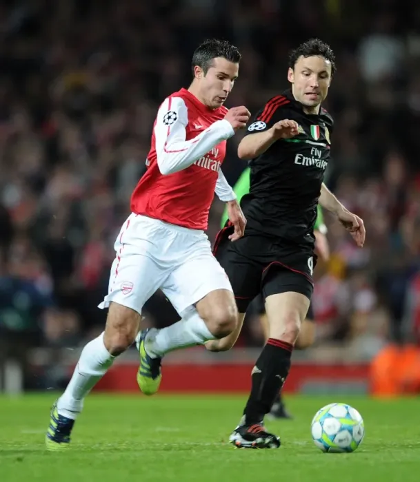 Framed Print : Robin van Persie's Hat-Trick: Arsenal's Triumph over AC Milan in the UEFA Champions League (3-0)