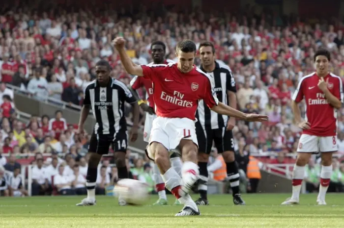 Framed Print : Robin van Persie's Penalty: Arsenal's First Goal in 3-0 Victory over Newcastle United, Barclays Premier League, Emirates Stadium (August 30, 2008) Framed Print : Robin van Persie's Penalty: Arsenal's First Goal in 3-0 Victory over Newcastle United, Barclays Premier League, Emirates Stadium (August 30, 2008)