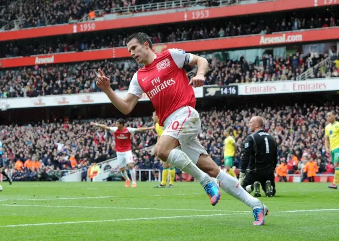 Framed Print : Robin van Persie's Return: Arsenal's Winning Goal Against Norwich City (2011-12)