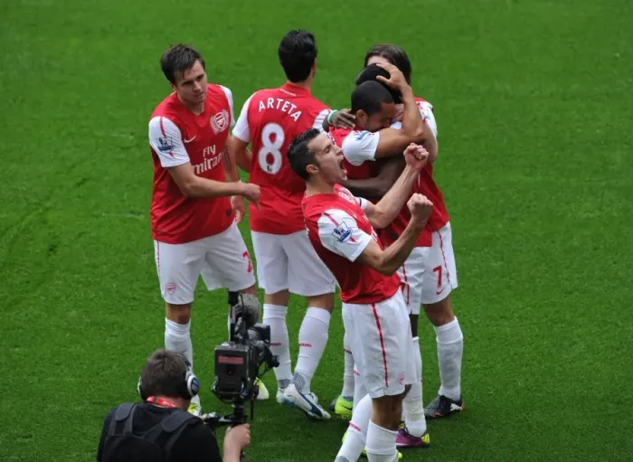 Framed Print : Robin van Persie's Strike: Arsenal Leads Sunderland 2-1 in Premier League