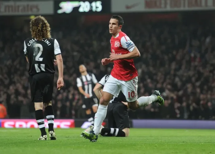 Framed Print : Robin van Persie's Strike: Arsenal vs. Newcastle United, Premier League 2011-12