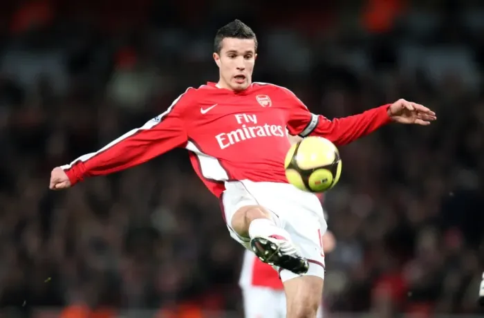 Framed Print : Robin van Persie's Strike: Arsenal's 3:1 FA Cup Victory over Plymouth Argyle (3 / 1 / 09)