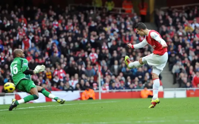 Framed Print : Robin van Persie's Stunner: Arsenal's 1st Goal vs. Wigan (3-0)
