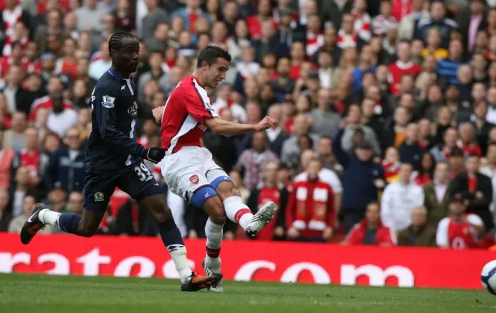 Framed Print : Robin van Persie's Stunner: Arsenal's 6-2 Victory Over Blackburn