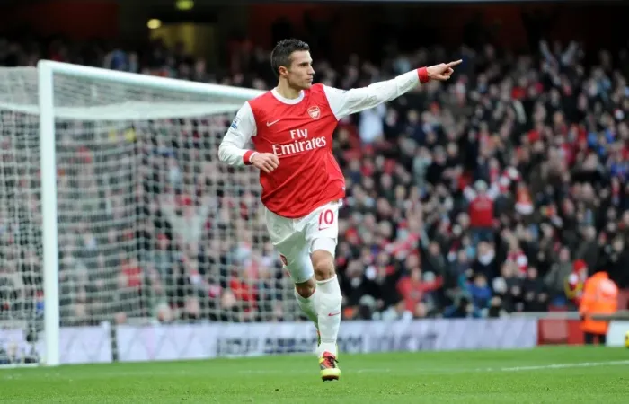 Framed Print : Robin van Persie's Stunner: Arsenal's Game-Changing Goal in 3-0 Victory over Wigan Athletic (2011)