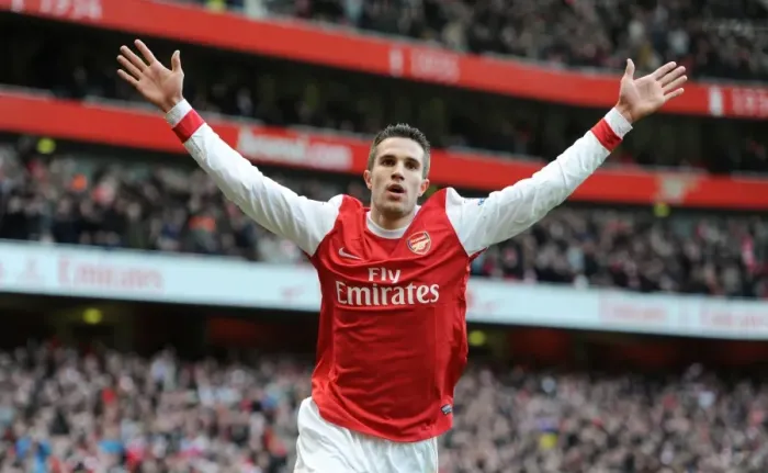 Framed Print : Robin van Persie's Stunner: Arsenal's Opening Goal in 3-0 Victory over Wigan Athletic (2010-11)